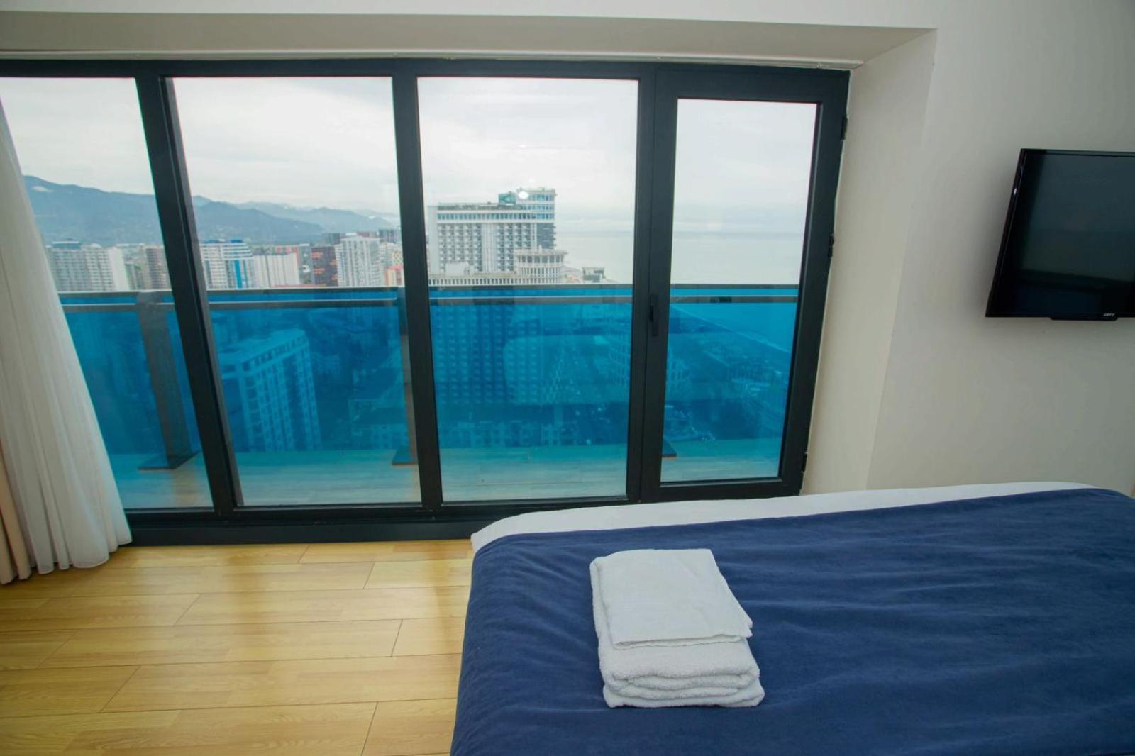 Ferienwohnung View From Above Orbi City Batumi Exterior foto