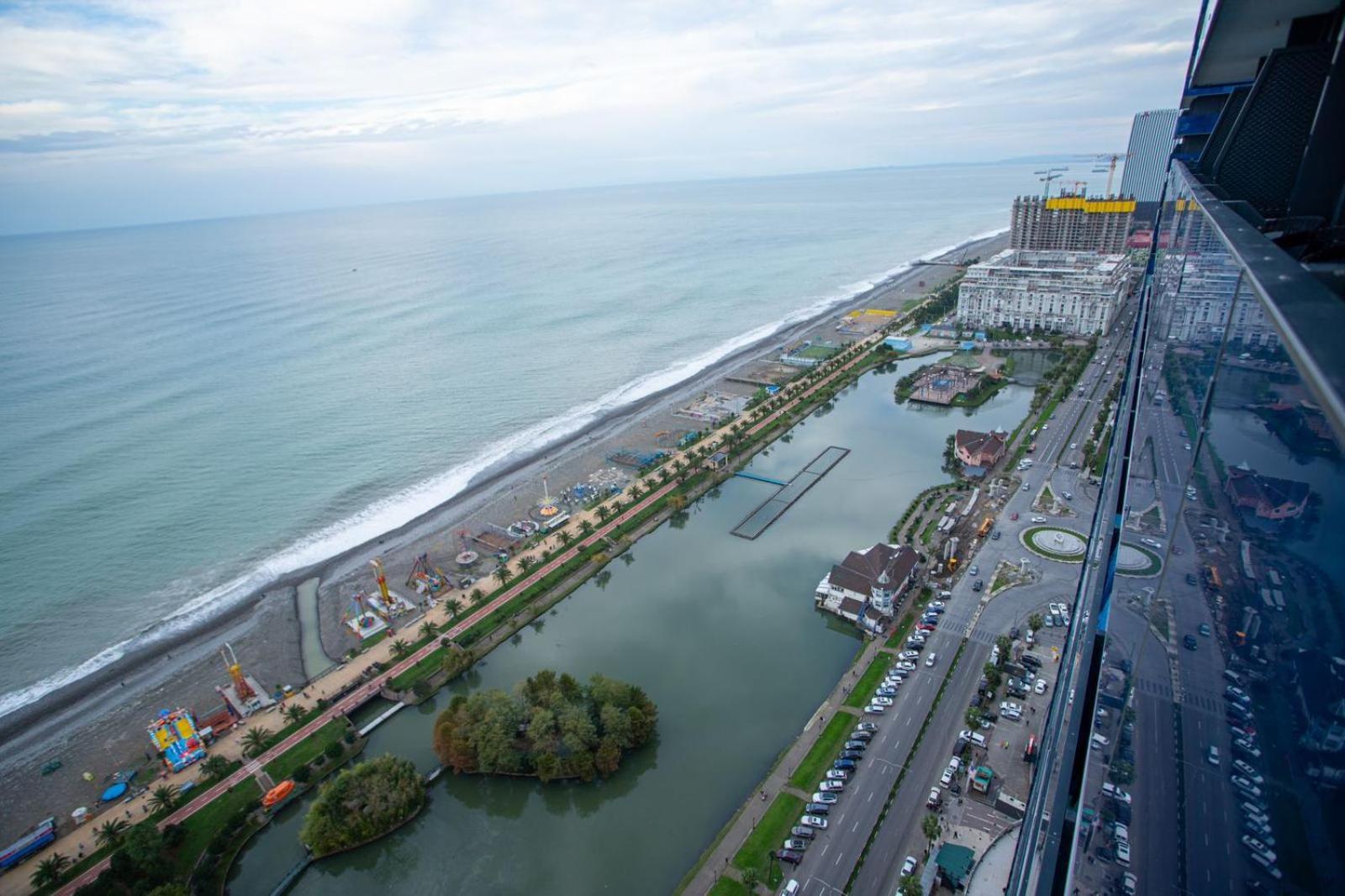 Ferienwohnung View From Above Orbi City Batumi Exterior foto
