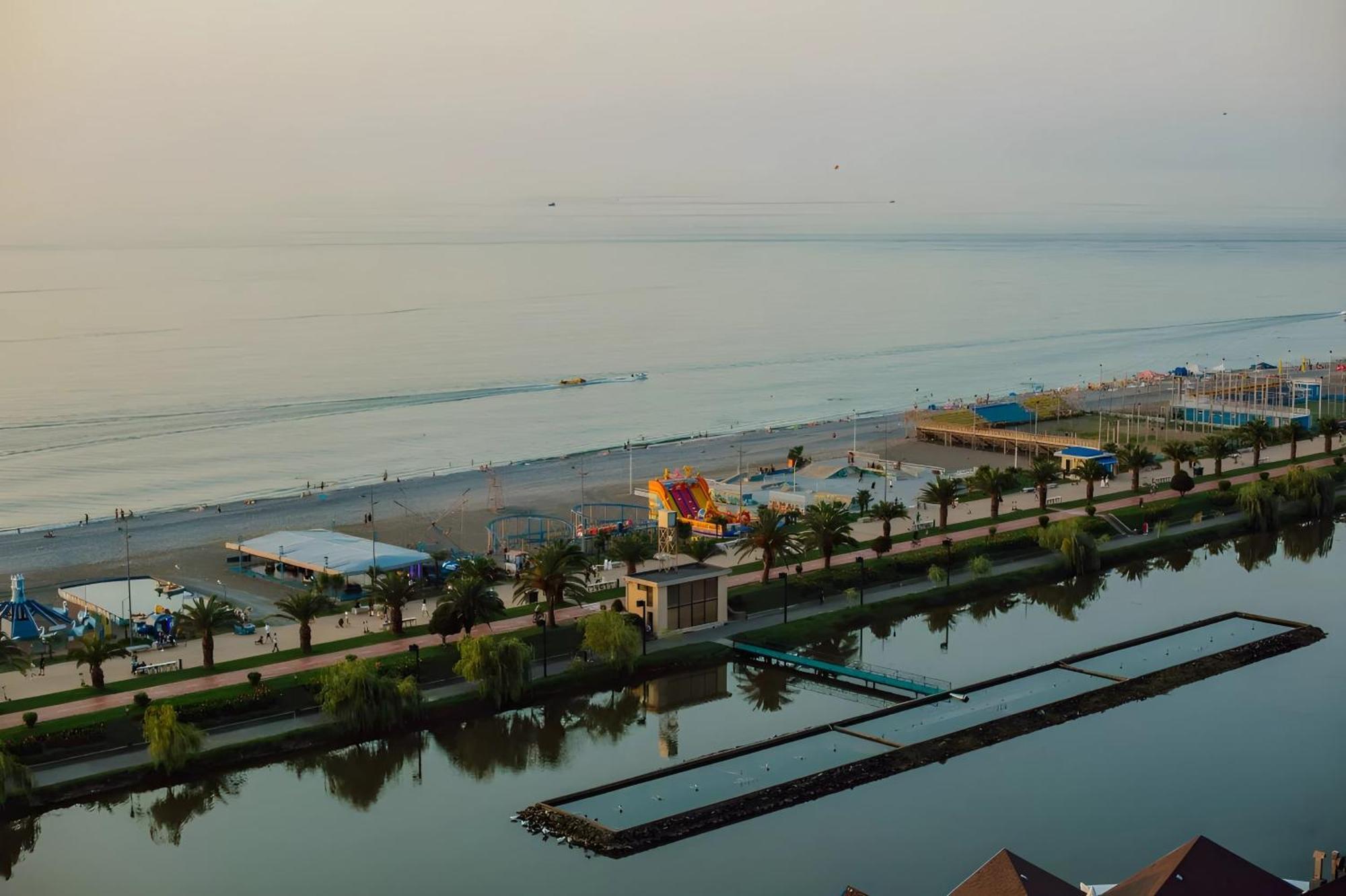 Ferienwohnung View From Above Orbi City Batumi Exterior foto
