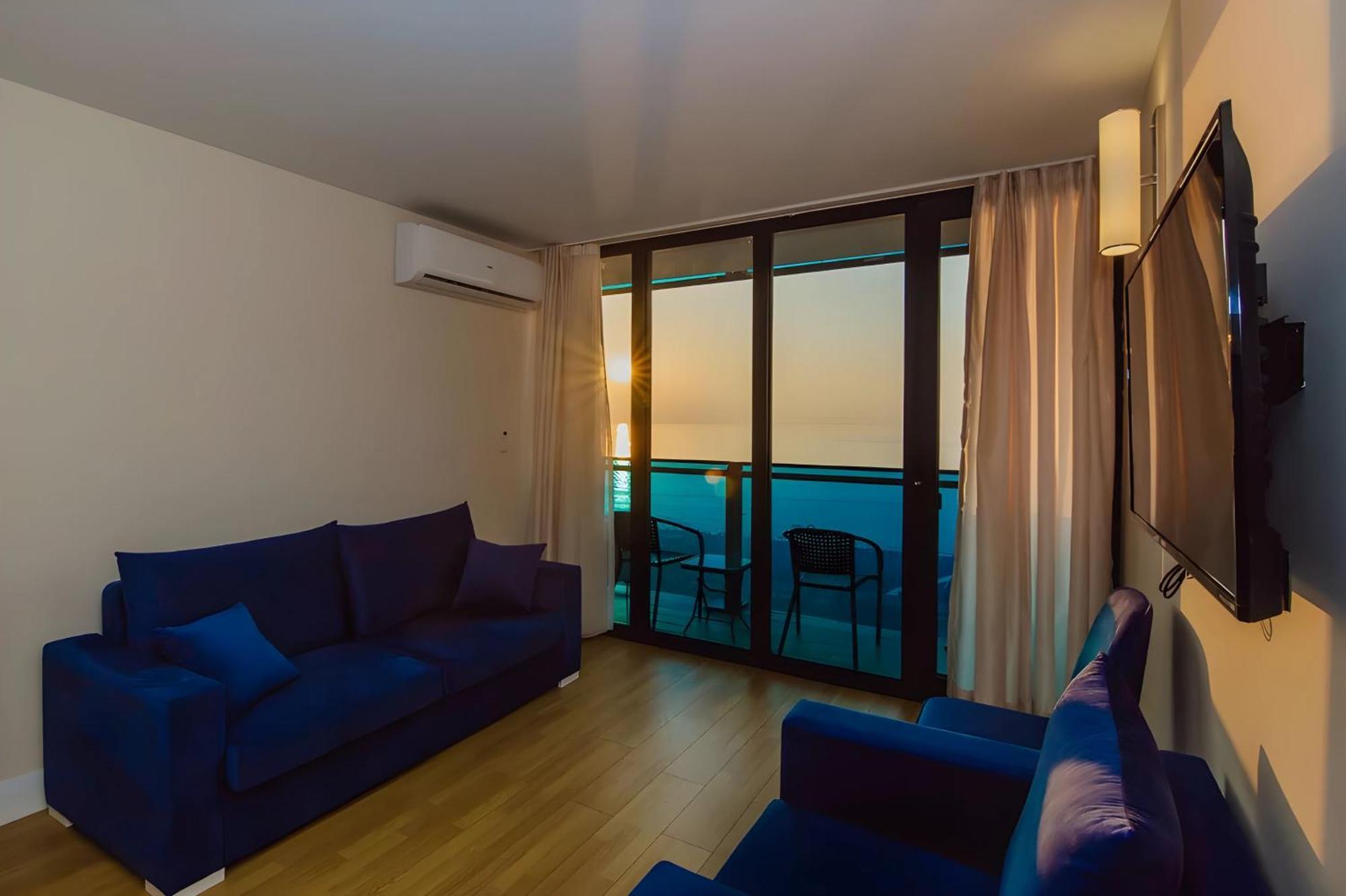 Ferienwohnung View From Above Orbi City Batumi Exterior foto
