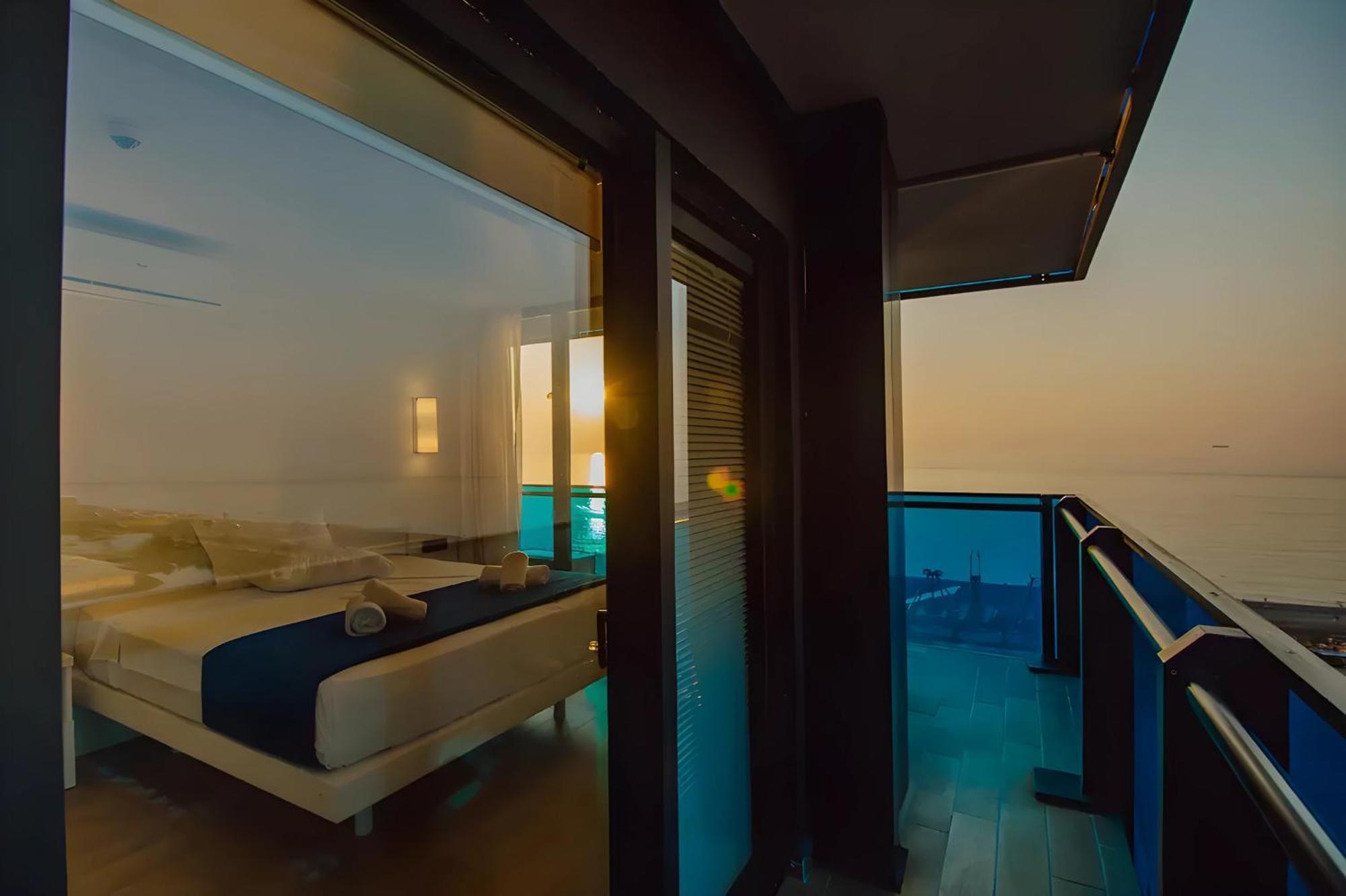 Ferienwohnung View From Above Orbi City Batumi Exterior foto