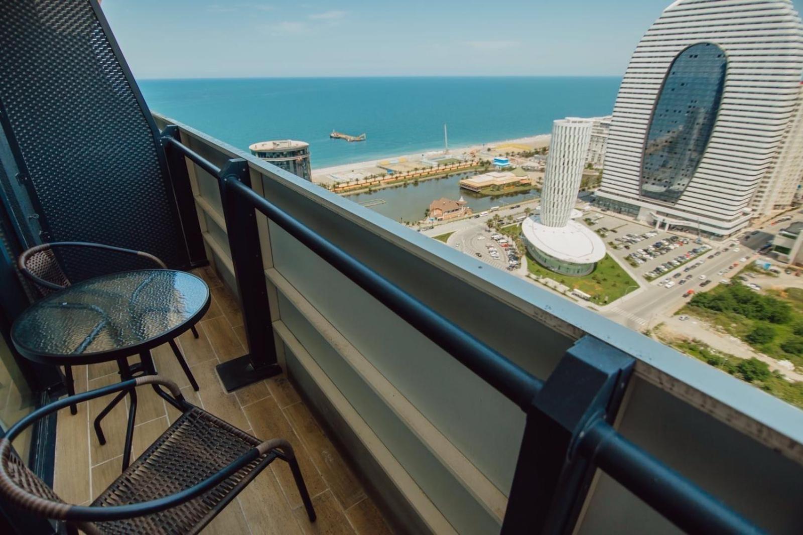 Ferienwohnung View From Above Orbi City Batumi Exterior foto