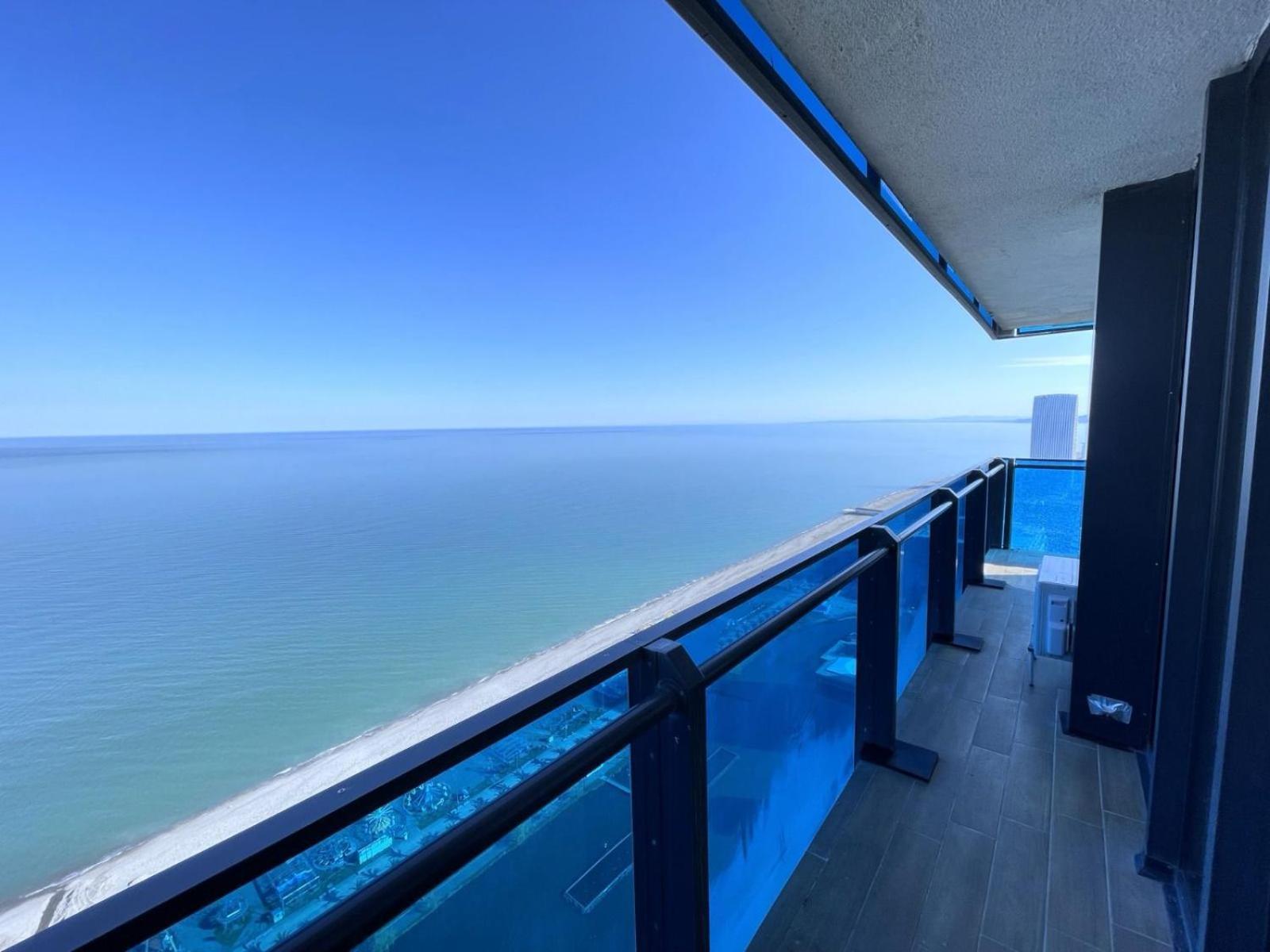 Ferienwohnung View From Above Orbi City Batumi Exterior foto